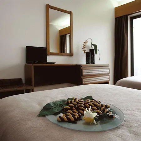 Meia Lua Hotel 3*