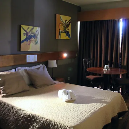 Meia Lua 호텔 오바