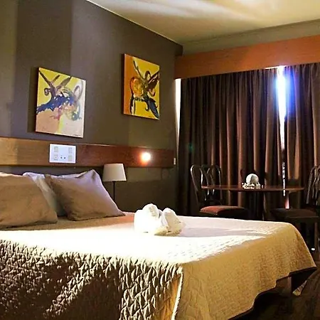 Hotel Meia Lua 3*