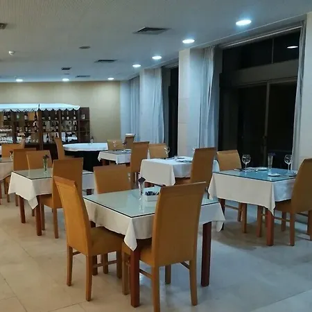 Meia Lua 3* אובאר