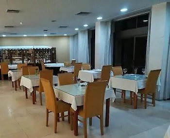 Meia Lua 3* أوفار