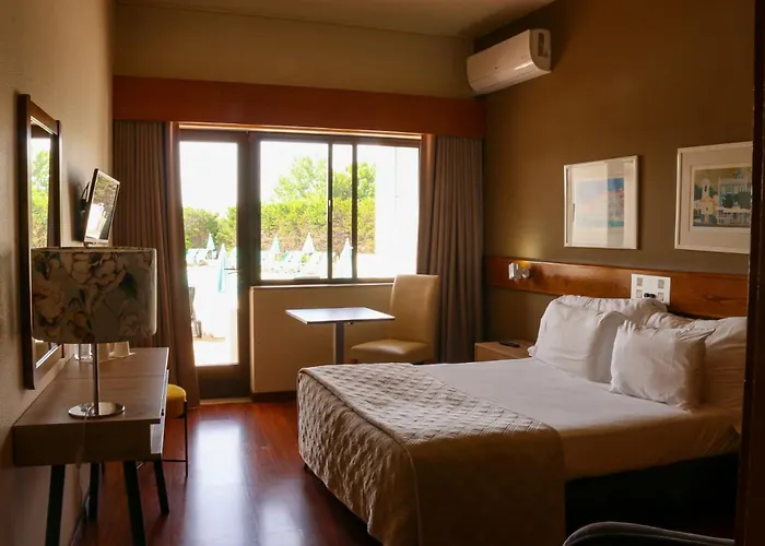 Meia Lua Szálloda Ovar