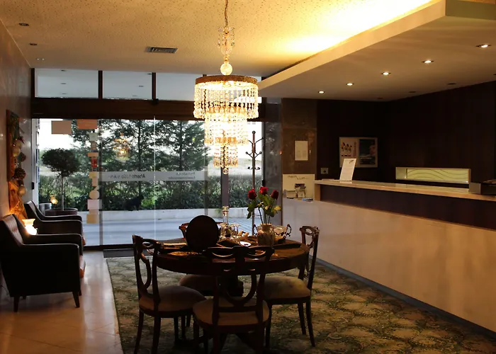 Meia Lua فندق 3*