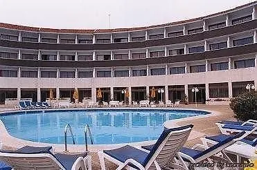 Meia Lua 3* أوفار