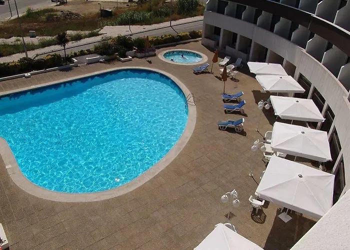 Meia Lua فندق 3*